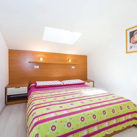 Apartament Augusta Senoe Iv *