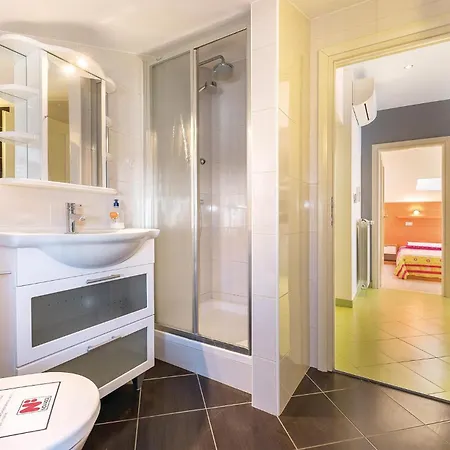 Augusta Senoe Iv Apartament *