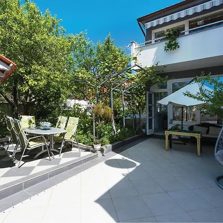 Augusta Senoe Iv Apartment Vodice